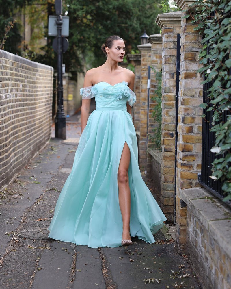 Strapless Dress – Minimal & Elegant